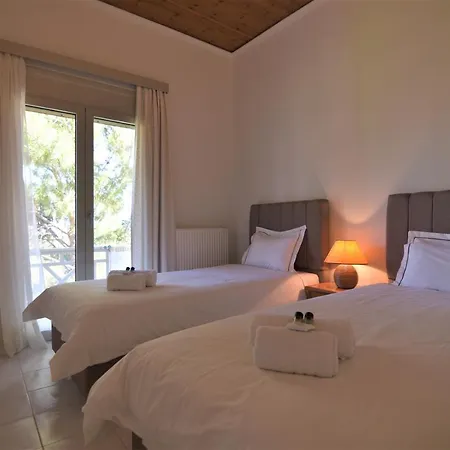 Mata's Spacious بيت للعطل